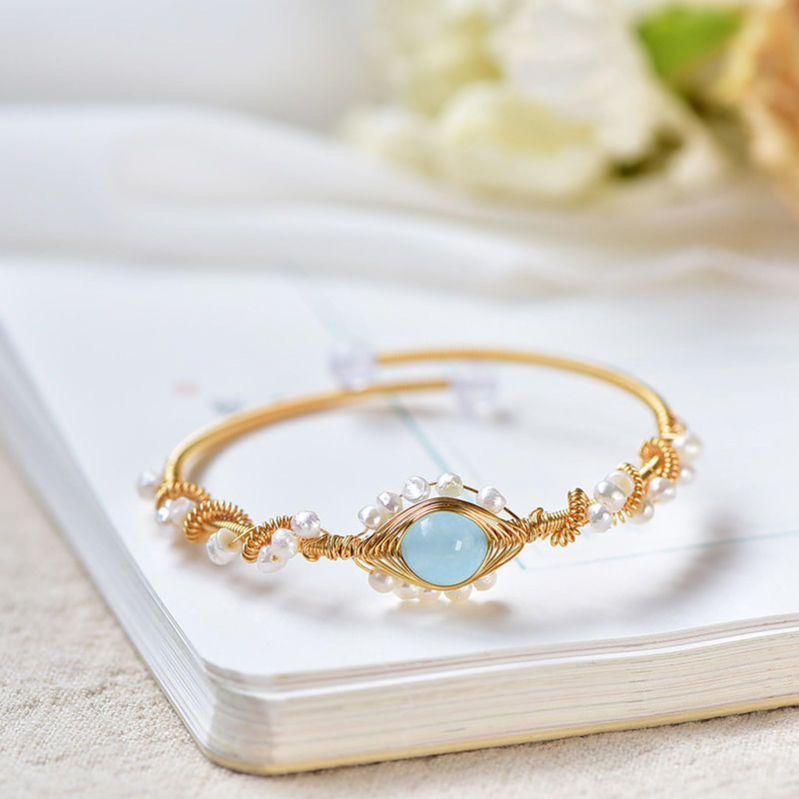 💎 Romantic Pearl Charm Bracelet