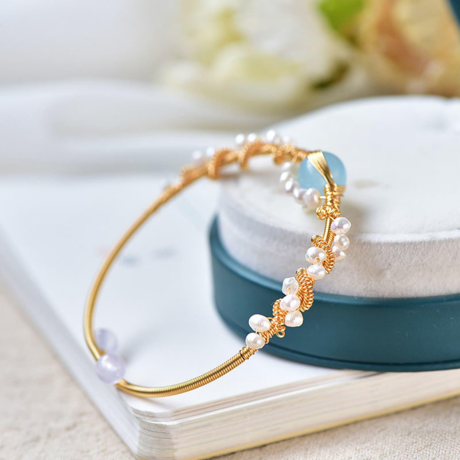 💎 Romantic Pearl Charm Bracelet