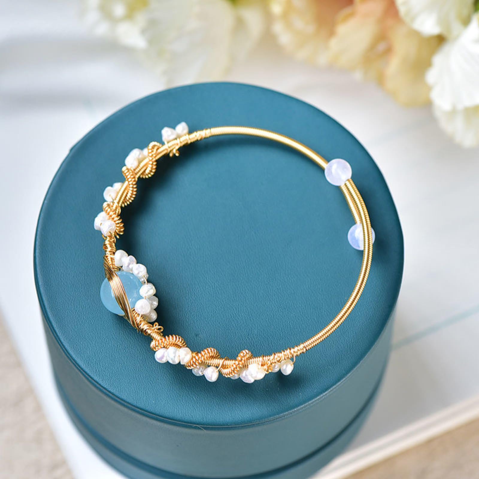 💎 Romantic Pearl Charm Bracelet